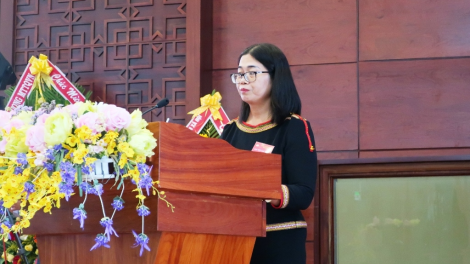Mò H’Kim Hoa Byă lơh Chủ tịch Ủy ban Mặt trận dà lơgar Việt Nam càr Dăk Lăk