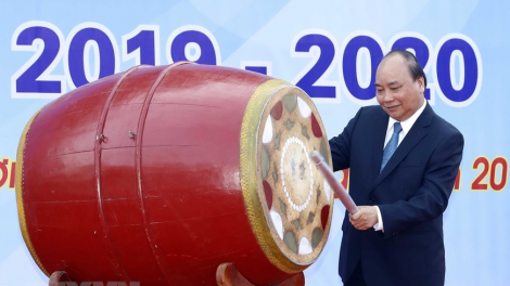 Thủ tướng Nguyễn Xuân Phúc ja` sơng gơr sơnđờm mu\t nam bơsram pa