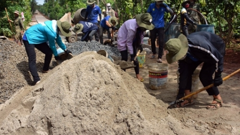 Dăk Lăk: Cồng nha bơh broă hòi jà tă pơgồp bơta pràn bơh làng bol dê tàm broă bơ\t bơtàu [òn lơgar pa