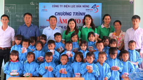 Kong ti ồs đèng Dak Nông pà àu ram ai kơnòm bơsram in mờ đèng mat tơngai ai hìu bơsram kấp 1 in