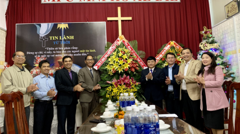 Dak Lak: Kuang đơng lam bồ càr nting bơr gờm chờ ngai Kơnrà` Lik lìng ală hìu jum Yàng Bàp, Yàng Tin lành