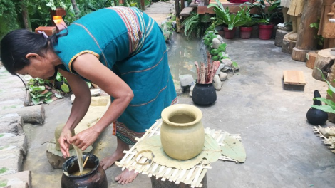 Niam chài broă lơh phan ù buh bơh cau Bahnar dê tàm càr Kon Tum