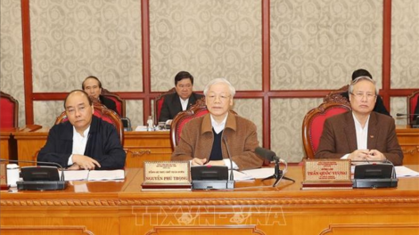 Tổng Bí thư, Chủ tịch nước đơng lam pơrjum Bộ Chính trị bè broă rơcang sơndră mờ kòp