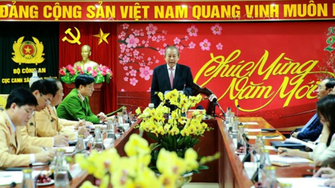 Phó Thủ tướng ồng Trương Hòa Bình nting săp gờm chờ sa tềp, pơndờm pơnđiang kuang bàng, cau ling Cục Kảnh sát gùng lòt