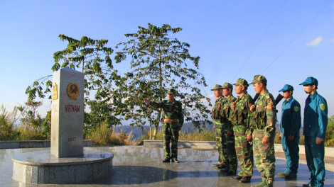 King cru\ jrong gơnoar tờm ù tiah pe tiah nhàr lơgar Việt Nam- Lào- Campuchia