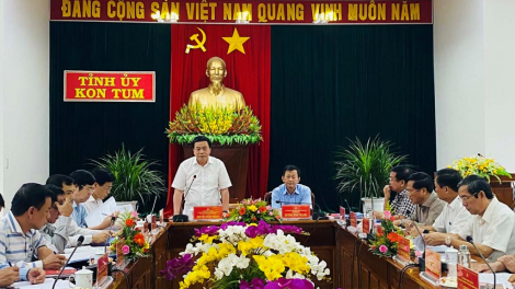 Chủ tịch Hội đồng lý luận Dà lơgar lơh broă tàm càr Kon Tum