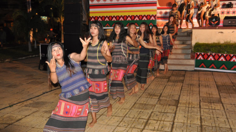 Ngai chờ chài rơgơi-tàp pràn să jan tiah làng bol kòn cau càr Lâm Đồng