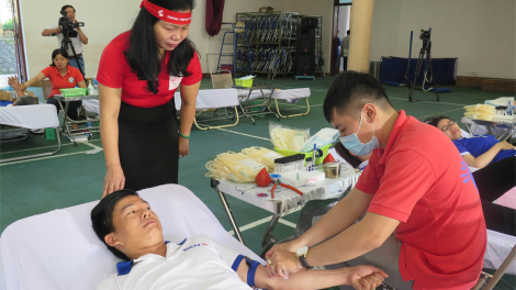 Gùng lòt Pơrhê “Ntờc mhàm pơrhê đah tô Tây Nguyên” tàm Kon Tum