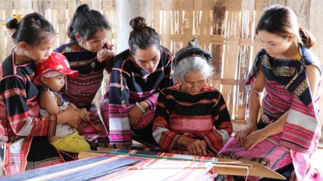 Kòn cau Bơnhàr kis tàm thị xã An Khê càr Gia Lai mờ broă tà` ồi yau