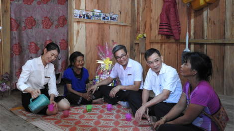 Kon Tum: Lơh oh mi mờ xã, [òn nàng sền gàr, ưn ngài cau geh màng mờ dà lơgar