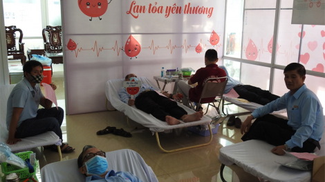 Kon Tum tơnguh mhàm prăp dong kờl sơm kòp ai cau kòp in tàm dơ\ lồi nam