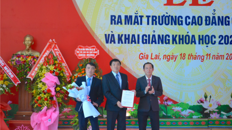 Crơng gơs hìu bơsram Cao đẳng Gia Lai
