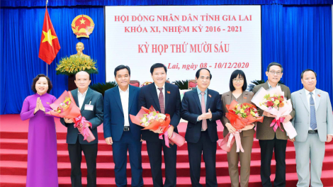 Càr Gia Lai pa geh  ùr Phó kuang atbồ UBND càr