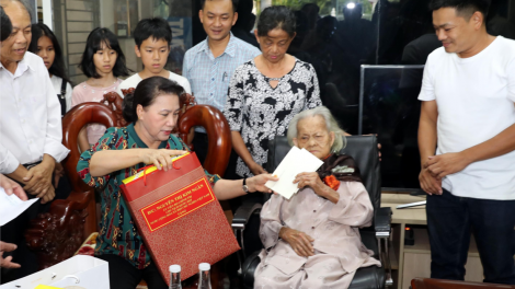 Chủ tịch Quốc hội còp hìu bơnhă  chính sách tàm Đà Nẵng, Quảng Nam