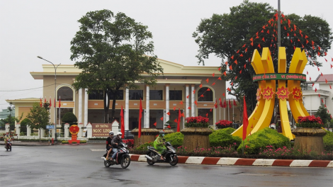 Kon Tum:  càr sơn rờp tàm Tây Nguyên bơyai lơh Pơrjum dờng Đảng bơh ngai 22/9