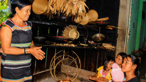 Y Brai – Cau lơh gơ dan bơta kờ` đơs jơnau đơs pơn đick