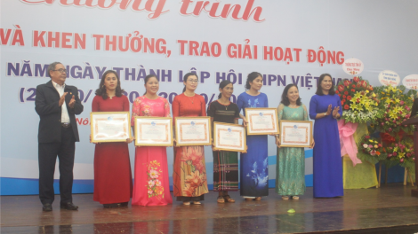 Dăk Nông jờng rơ cau pơnrơ tàm broă lơh “Lòt bal mờ cau ùr tiah nhàr lơgar”