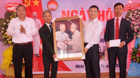 Ngai chờ Tam klăc dờng jơh gùt jơi bơtiàn tàm Tây Nguyên