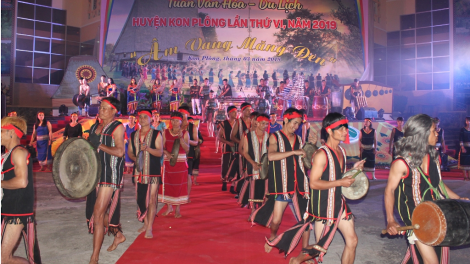 Kơnhòal Kon Plông, càr Kon Tum prap gàr bơta niam chài cing mồng