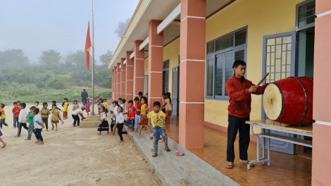 Ơm lơh broă tàm [òn tiah “pram ờ”