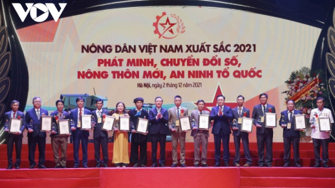 Chủ tịch Quốc hội ồng Vương Đình Huệ tus pơrjum mờ jào khà pơn jờng “Làng bol lơh broă sa Việt Nam jăk chài nam 2021”