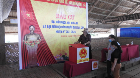 Rơlao 12 rơbô nă cau tĕ khà tàm Tây Nguyên chờ hờp lòt đùh sră tĕ khà gờñ