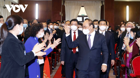 Củ tịc lơgar ồng Nguyễn Xuân Phúc tus Pơrjum dờng cau ala măt cau chài cah rơña gùt lơgar dơ̆ 3