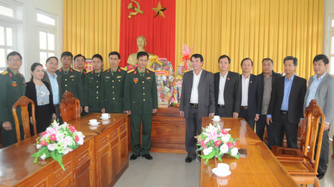 Kuang đơng lam bồ Ủy ban Nhân dân càr Lâm Đồng còp mờ pà phan sa tềp Đoàn Kinh tế Quốc phòng tiah đah tô Lâm Đồng