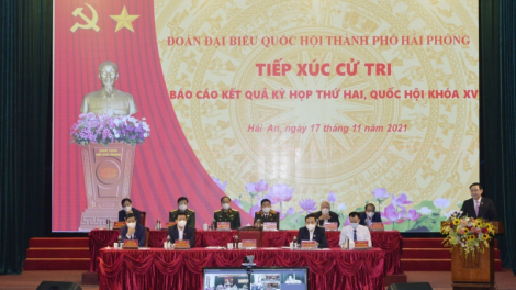 Chủ tịch Quốc hội ồng Vương Đình Huệ tìp mat cau tĕ khà tàm ƀòn dờng Hải Phòng