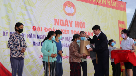 Kuang gơnoar cih dờng Quốc hội dê ồng Bùi Văn Cường tus bal Ngai chờ Tam klăc dờng jơh gùt jơi bơtiàn tàm càr Kon Tum