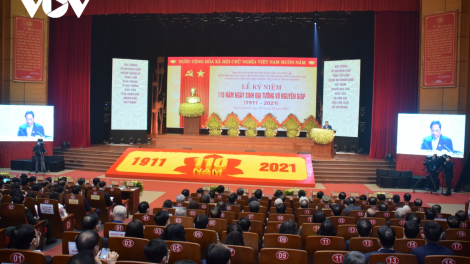 Thủ tướng tus bal dơ̆ bơyai lơh tơngkah kir sơnrai 110 nam ngai deh Đại tướng Võ Nguyên Giáp