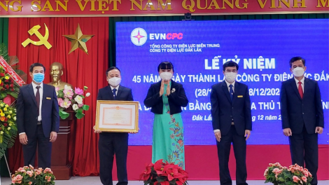 Kông ty ồs đèng Dăk Lăk dờp bằng khen bơh Thủ tướng Cíñ phủ dê