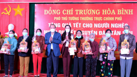 Phó Thủ tướng Thường trực, ồng Trương Hòa Bình pà phan sa tềp cau r[ah càr Quảng Ngãi in
