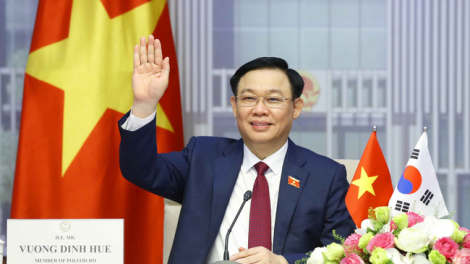 Chủ tịch Quốc hội ồng Vương Đình Huệ tìp mat cribơyai broă pờ tơlik tơn tàm internet mờ Chủ tịch Quốc hội Hàn Quốc