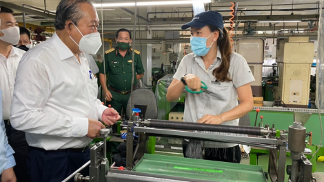 Phó Thủ tướng ồng Trương Hòa Bình lòt sền broă lơh sơndră kòp tàm ƀòn dờng Hồ Chí Minh