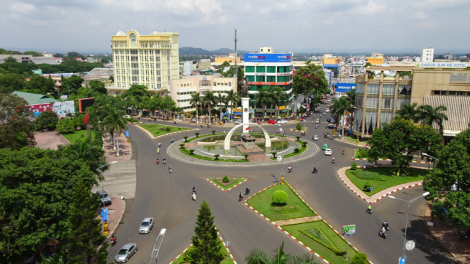 Buôn Ma Thuột tam gơl bồ tơngoh kơlôi sơnơng nàng bơtàu tơnguh gơs tiah drà tờm bơh tiah Tây Nguyên dê