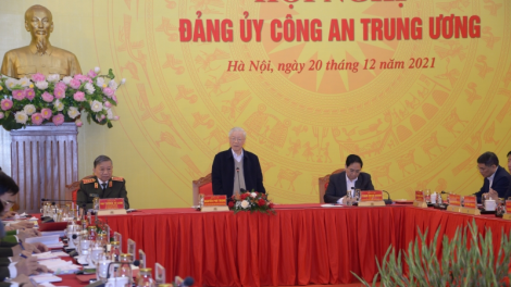 Tổng Ƀí thư ồng Nguyễn Phú Trọng tus bal Pơrjum Đảng ủy Kwang àng Dà lơgar