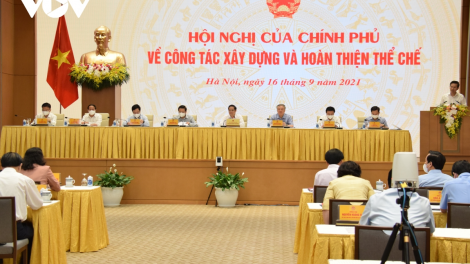 Thủ tướng đơng lam pơrjum bè bơt bơtàu mờ lơh sir thể chế