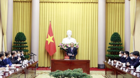 Chủ tịch lơgar ồng Nguyễn Xuân Phúc jàu kơnòl broă ai ală Đại sứ Việt Nam in dờp kơnòl broă tàm lơgar ndai