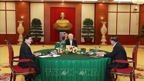 Tổng Bí thư ồng Nguyễn Phú Trọng tus bal dơ̆ tìp mat kuang bàng dờng màng Việt Nam- Campuchia- Lào