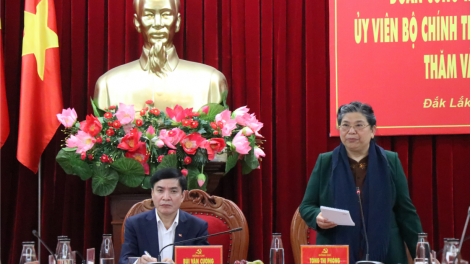 Mò Tòng Thị Phóng Phó Chủ tịch Thường trực Quốc hội lơh broă mờ Ban Thường vụ càr Dak Lak