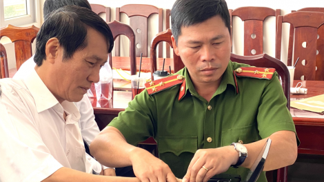 Càr Dak Lak geh lơh 1 tơlăk 600 rơbô pang sră căn cước công dân geh crăp chíp
