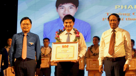 Cau pơgru kơnòm să jơh nùs mờ broă lơh đoàn ơruh pơnu