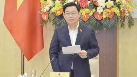 Chủ tịch Quốc hội đơng lam dơ̆ pơrjum dơ̆ 2 Mpồl đơng lam Rơndăp broă lơh jŏ jòng bơ̆t bơtàu mờ lơh sir gơs Dà lơgar gơnoar kơrnoat boh lam Xã hội chủ nghiã Việt Nam