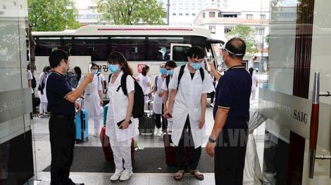 Ală càr, ƀòn dờng pal lơh mhar gùng che điện thoại is, ală mpồl cau lơh sơnơm mpồl bơtiàn tus tơl ƀòn làng bol ơm kis