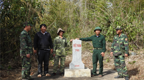 Bơt bơtàu nùs nhơm rcang lài sền gàr tiah nhàr lơgar gùt làng bol tàm tiah nhàr lơgar Kon Tum