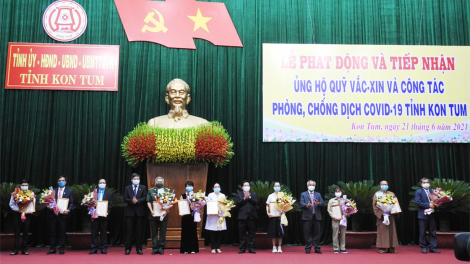 Càr Kon Tum dong kờl rơlao 13 tơmàn đong tơmŭt tàm kes priă sơnơm vaccine sơndră mờ kòp Covid-19