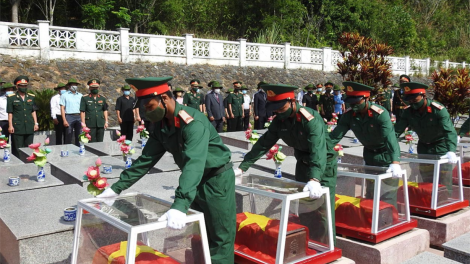 Kon Tum: Ies mờ tơ̆p 9 ƀồc ntìng cau ling chơ̆t màng jòi bàn tàm lơgar Lào