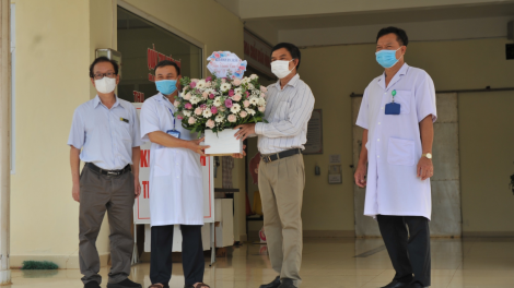 Dak Lak: Cau kòp jroă geh sơm bời – Bơta gơn kơnờm uă ngan bơh ală bác sĩ dê tàm broă tam dră mờ kòp Covid-19