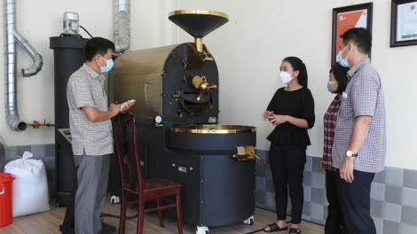 Hợp tác xã tàm Kon Tum: Tam klăc, bơceh lơh sơrlèt mờ bơta tung lơtang bơh kòp Covid-19